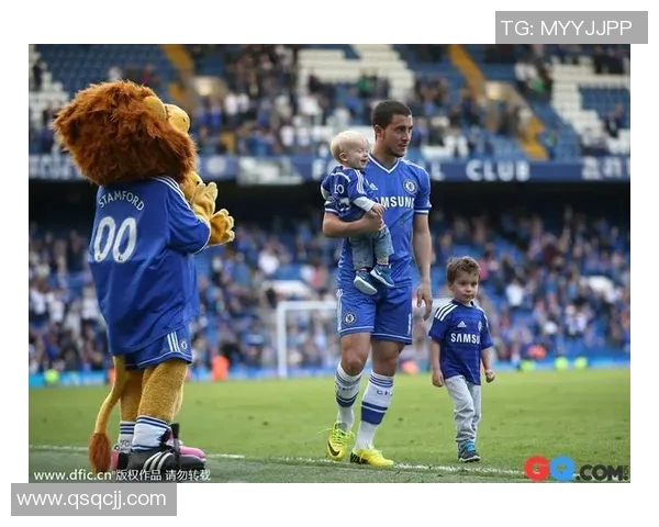 足球界情侣档揭秘 谁是场上最闪亮的情侣组合